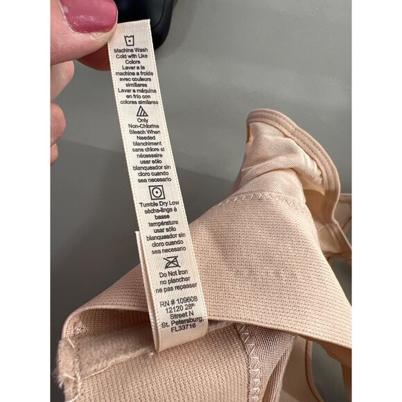 Rhonda Shear 2 Pack Molded Cup Bra with Wrap Back Size 1X Black Beige 622.1 - Picture 7 of 10